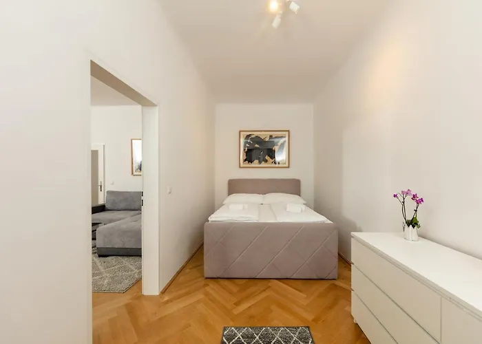 Krongasse Apartment *